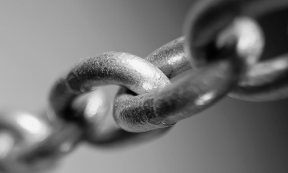 Grayscale Close-up Chain Links